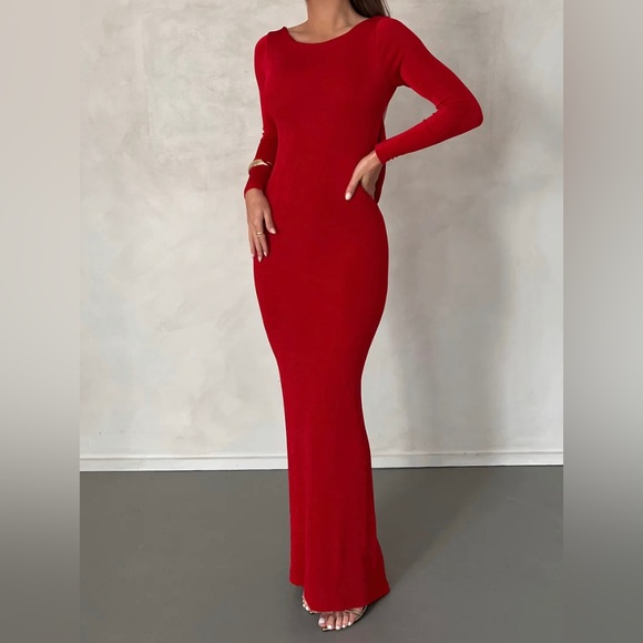 MELANI THE LABEL MIA GOWN - Picture 1 of 5